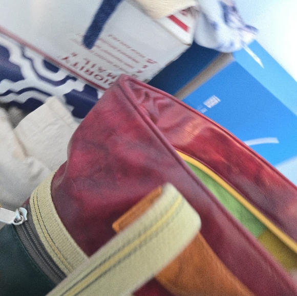 Recycled bus seats tote - Picture 8 of 12